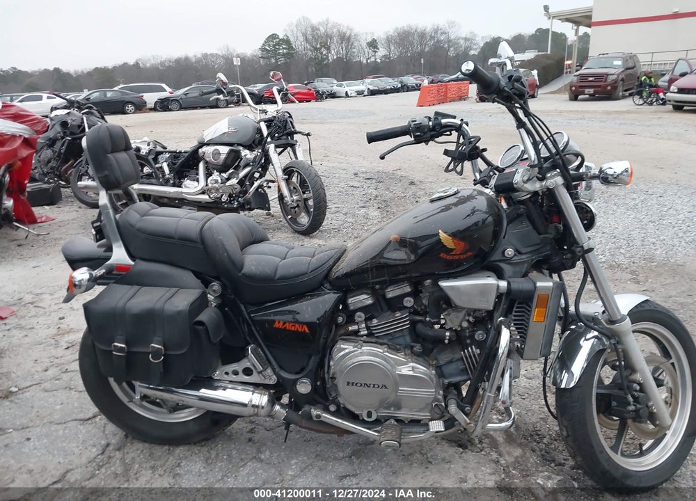 1985 HONDA VF700 C VIN: JH2RC2106FM106373