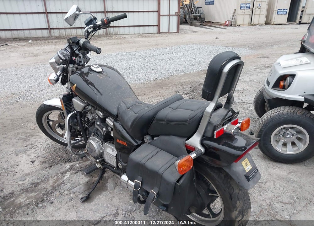 1985 HONDA VF700 C VIN: JH2RC2106FM106373