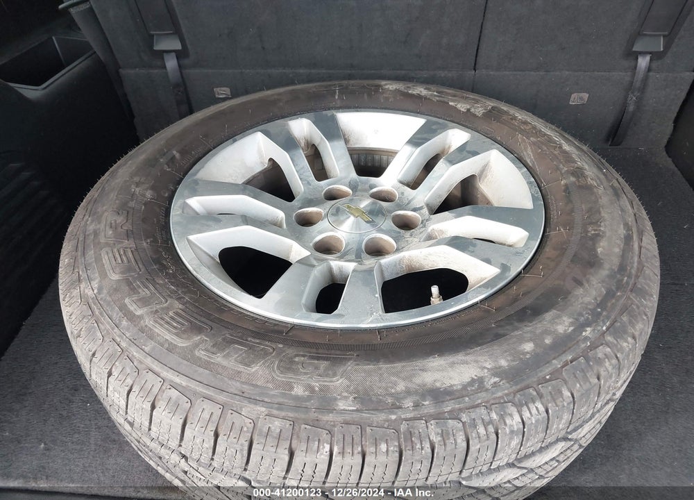 2019 CHEVROLET SUBURBAN LT VIN: 1GNSKHKC2KR207892