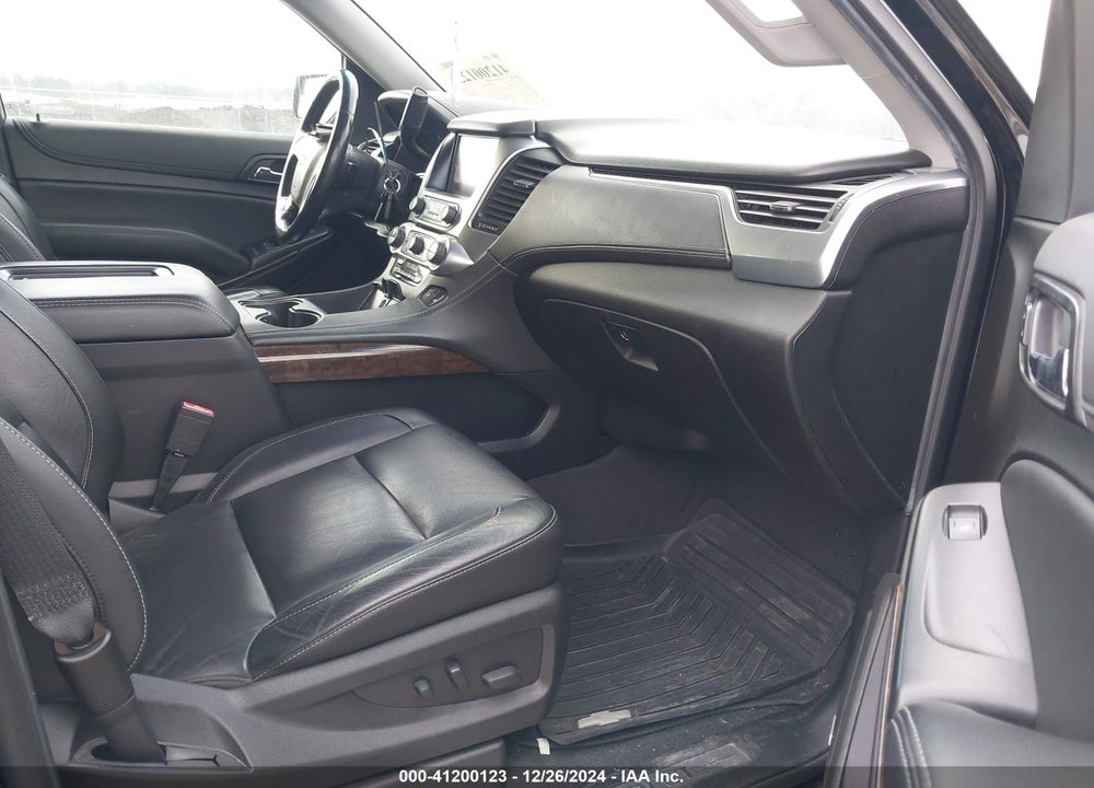 2019 CHEVROLET SUBURBAN LT VIN: 1GNSKHKC2KR207892
