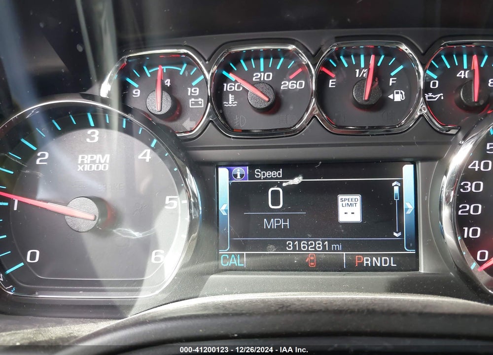 2019 CHEVROLET SUBURBAN LT VIN: 1GNSKHKC2KR207892