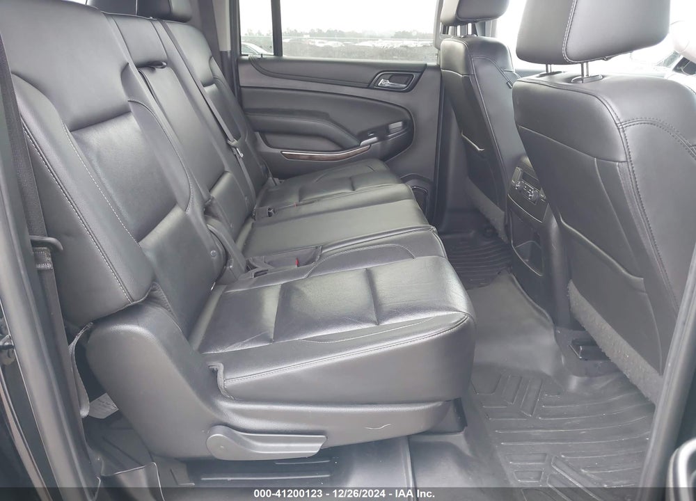 2019 CHEVROLET SUBURBAN LT VIN: 1GNSKHKC2KR207892