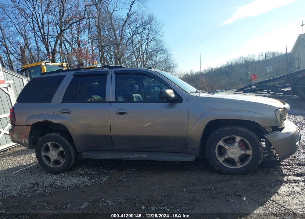 2005 CHEVROLET TRAILBLAZER LT VIN: 1GNDT13S952328791