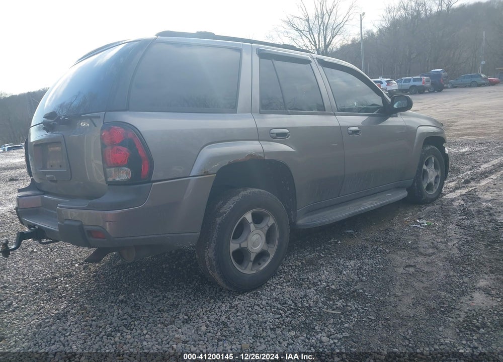 2005 CHEVROLET TRAILBLAZER LT VIN: 1GNDT13S952328791