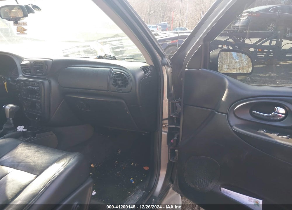 2005 CHEVROLET TRAILBLAZER LT VIN: 1GNDT13S952328791