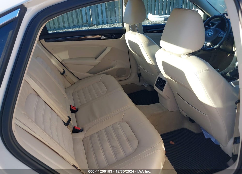 2014 VOLKSWAGEN PASSAT 2.0L TDI SEL PREMIUM VIN: 1VWCN7A39EC036840