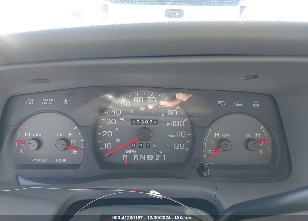2003 MERCURY GRAND MARQUIS GS VIN: 2MEFM74W03X685756