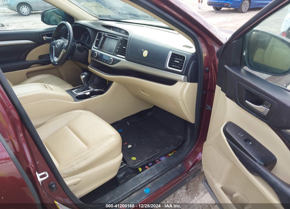 2016 TOYOTA HIGHLANDER XLE V6 VIN: 5TDJKRFH4GS350013