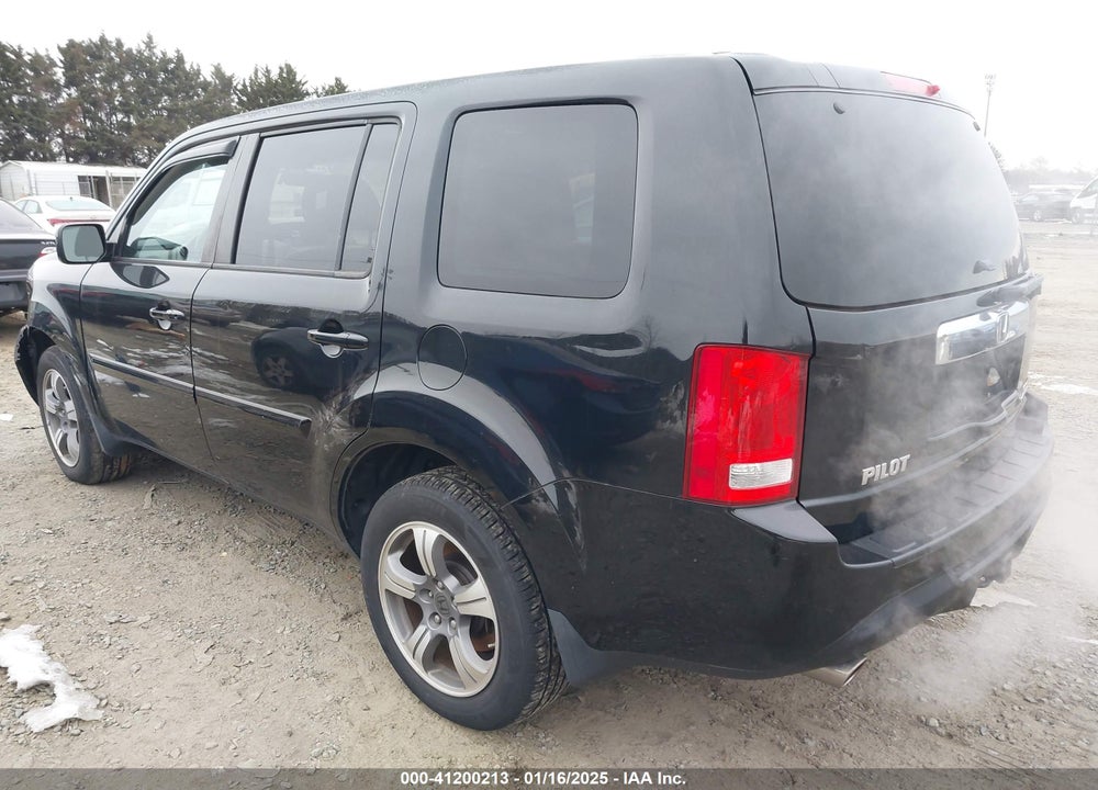 2015 HONDA PILOT SE VIN: 5FNYF4H32FB046432