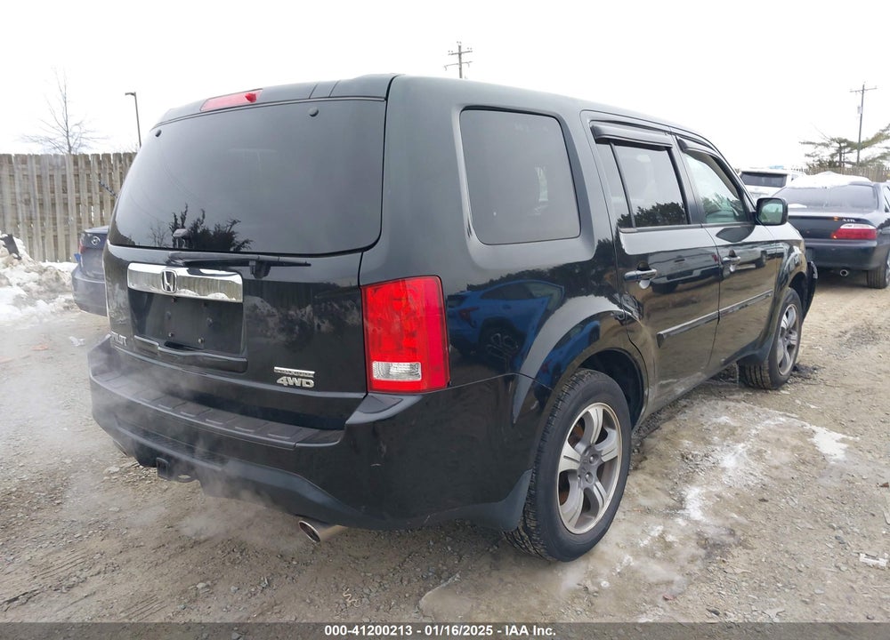 2015 HONDA PILOT SE VIN: 5FNYF4H32FB046432