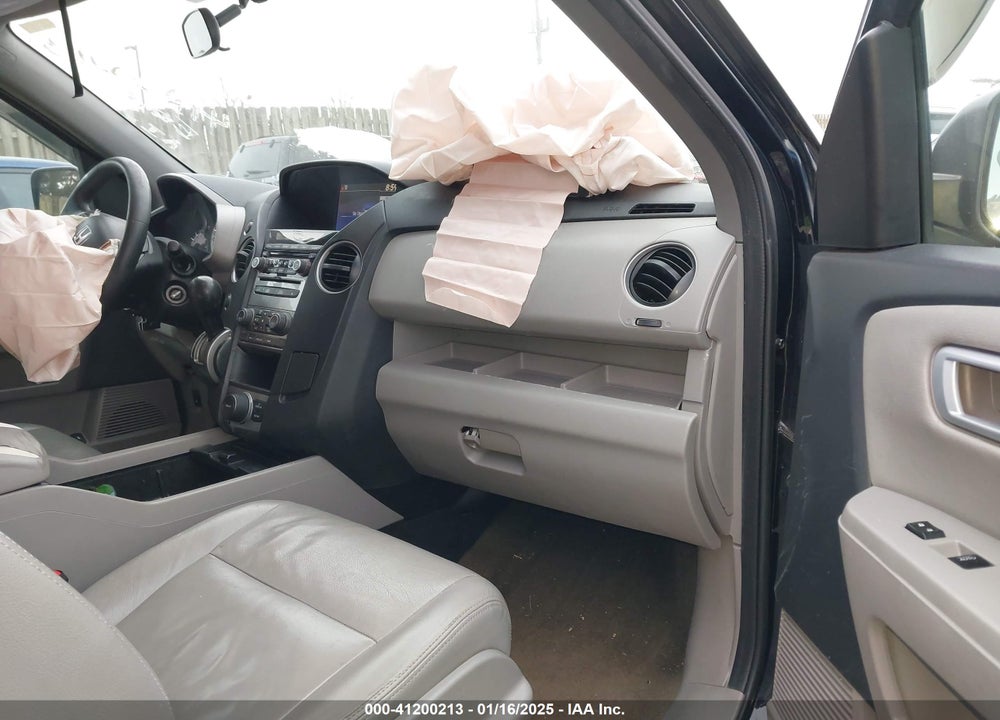 2015 HONDA PILOT SE VIN: 5FNYF4H32FB046432