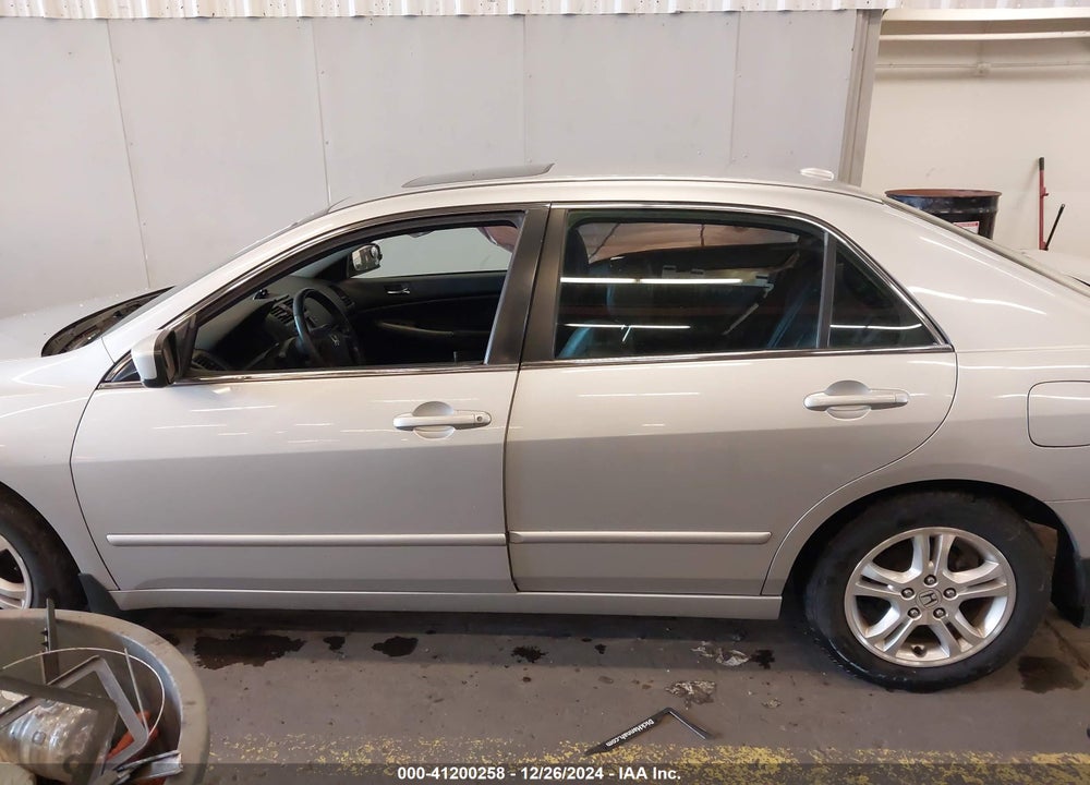 2007 HONDA ACCORD VIN: 1HGCM56757A105903