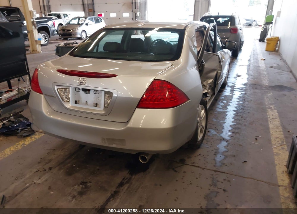 2007 HONDA ACCORD VIN: 1HGCM56757A105903