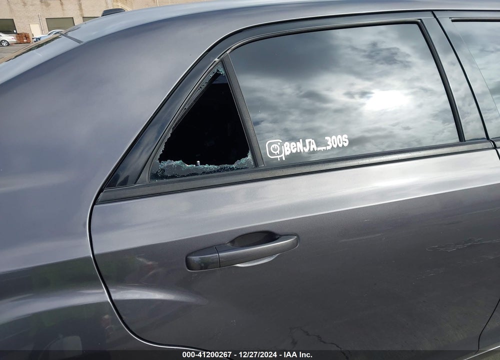 2014 CHRYSLER 300 VIN: 2C3CCABG4EH221922