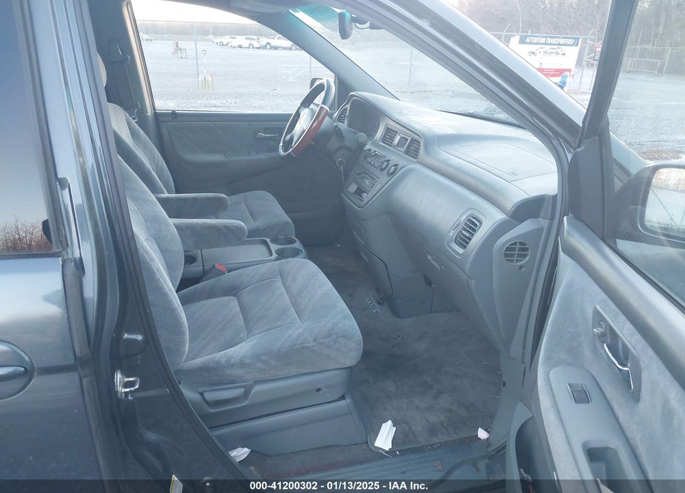 2003 HONDA ODYSSEY EX VIN: 5FNRL186X3B083908