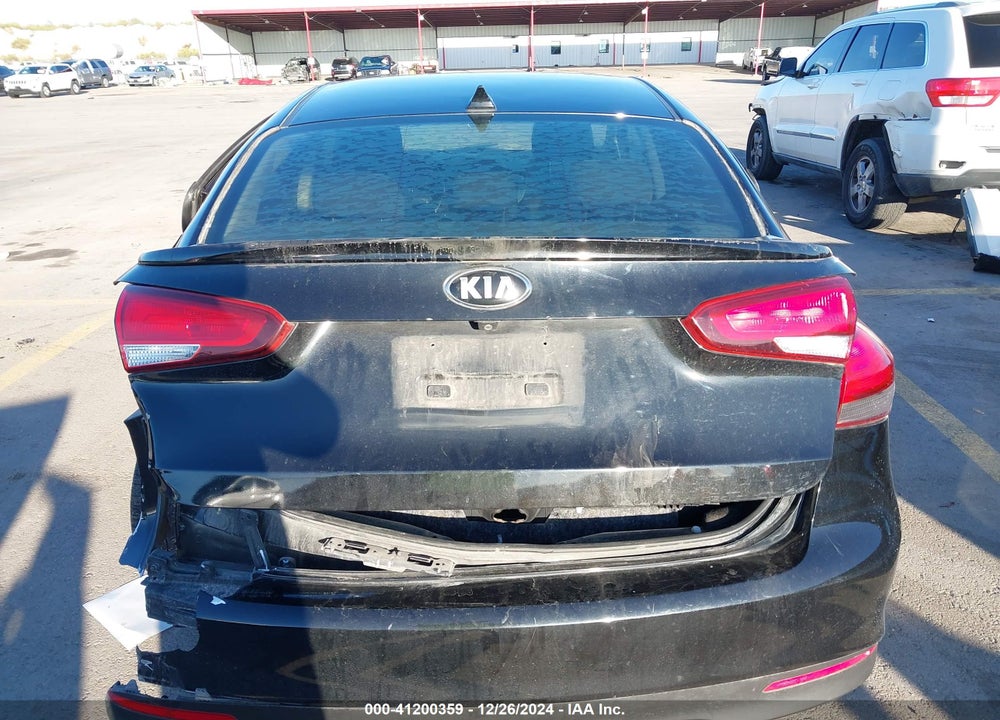 2018 KIA FORTE S VIN: 3KPFL4A72JE175895