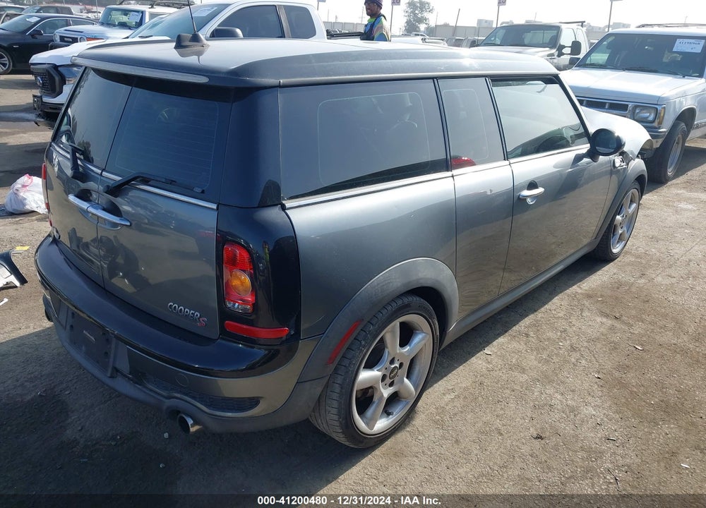 2008 MINI COOPER S CLUBMAN VIN: WMWMM335X8TP88002