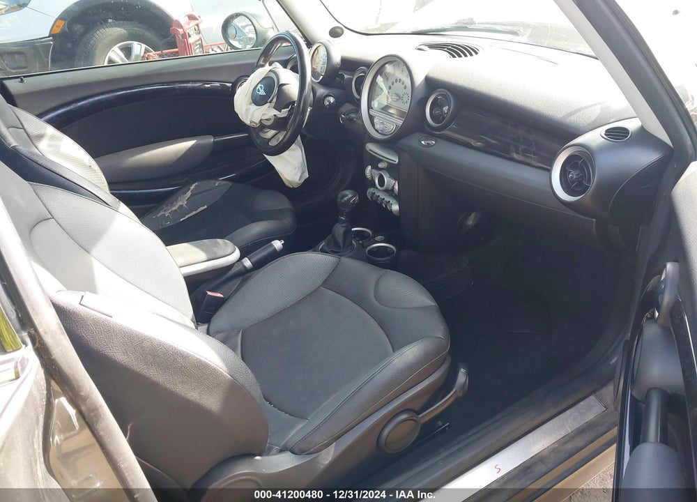 2008 MINI COOPER S CLUBMAN VIN: WMWMM335X8TP88002