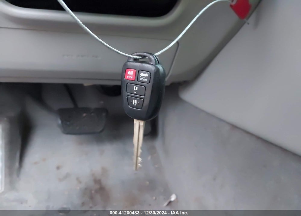 2017 TOYOTA CAMRY VIN: 4T1BF1FK8HU324075