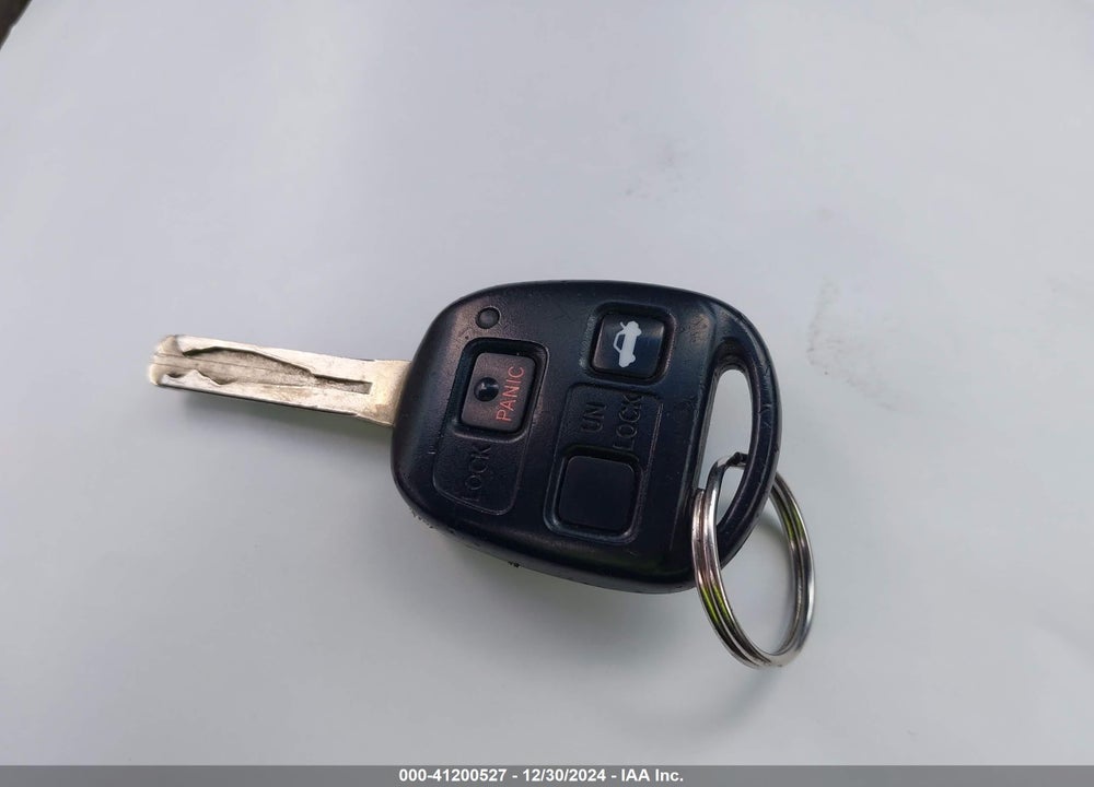 2002 LEXUS ES 300 VIN: JTHBF30G220046047