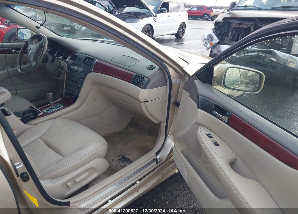 2002 LEXUS ES 300 VIN: JTHBF30G220046047