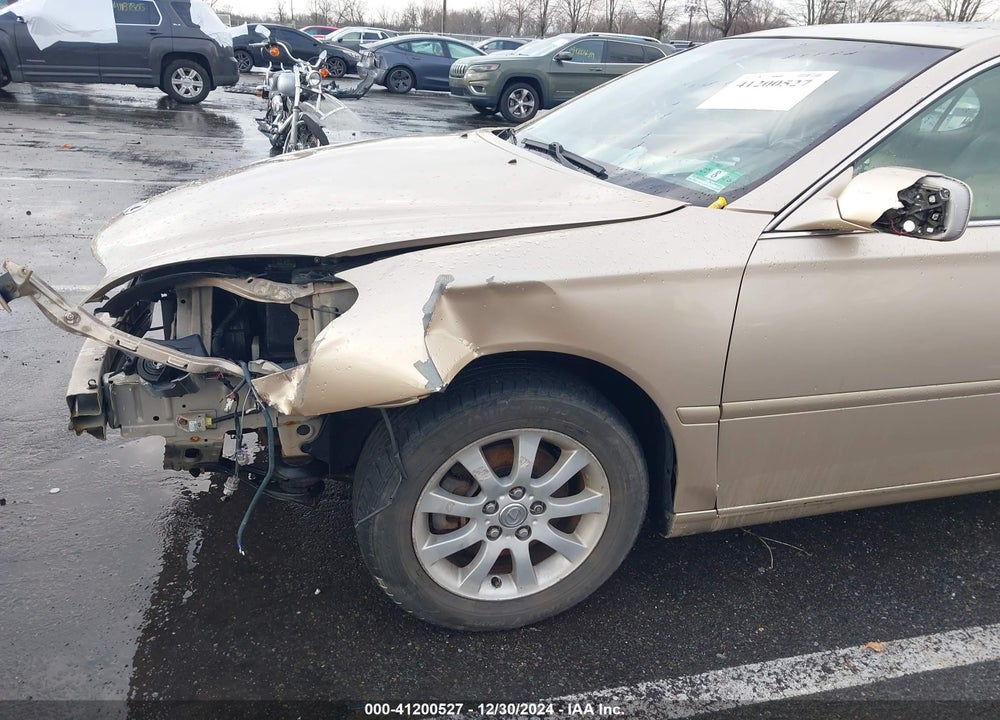 2002 LEXUS ES 300 VIN: JTHBF30G220046047