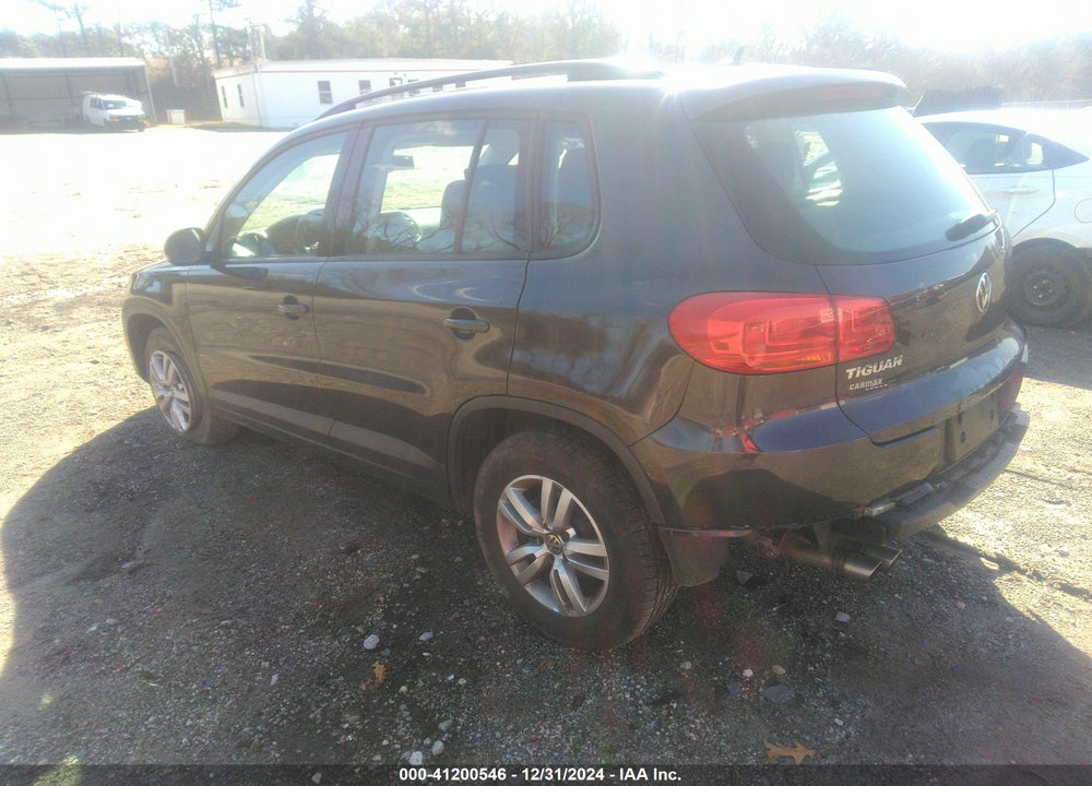 2016 VOLKSWAGEN TIGUAN S VIN: WVGAV7AX7GW603072