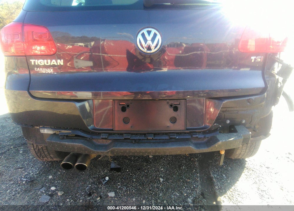 2016 VOLKSWAGEN TIGUAN S VIN: WVGAV7AX7GW603072