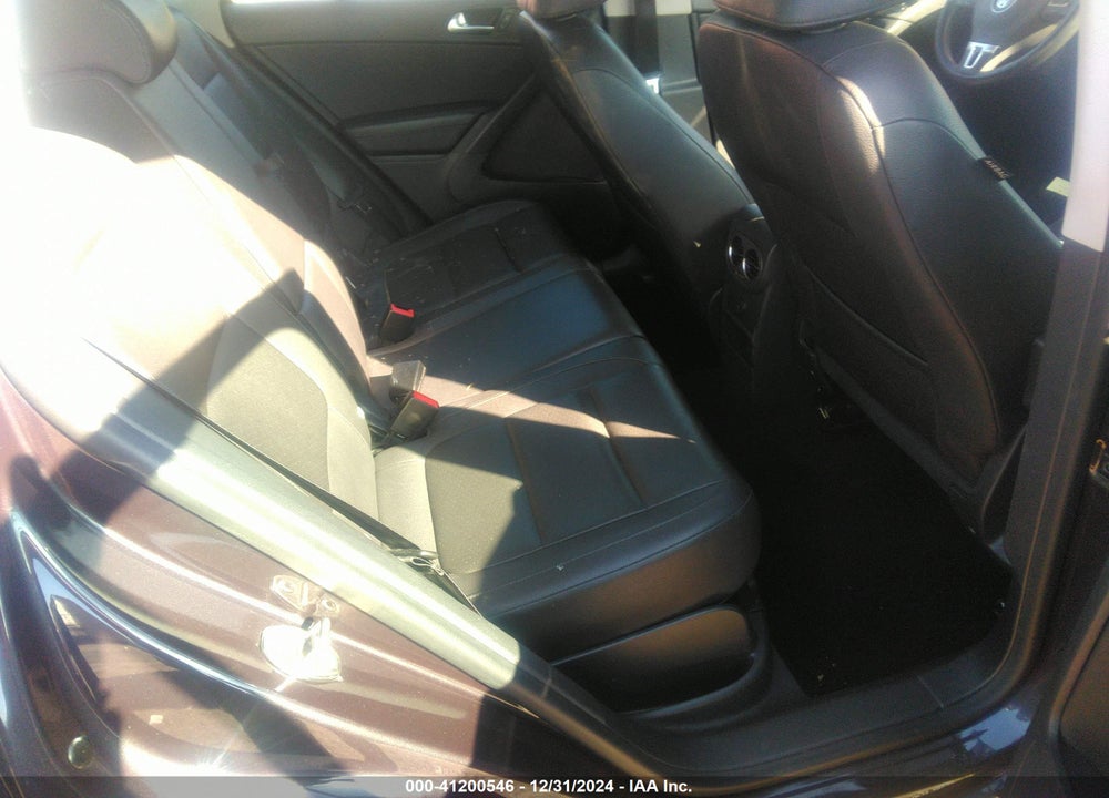 2016 VOLKSWAGEN TIGUAN S VIN: WVGAV7AX7GW603072