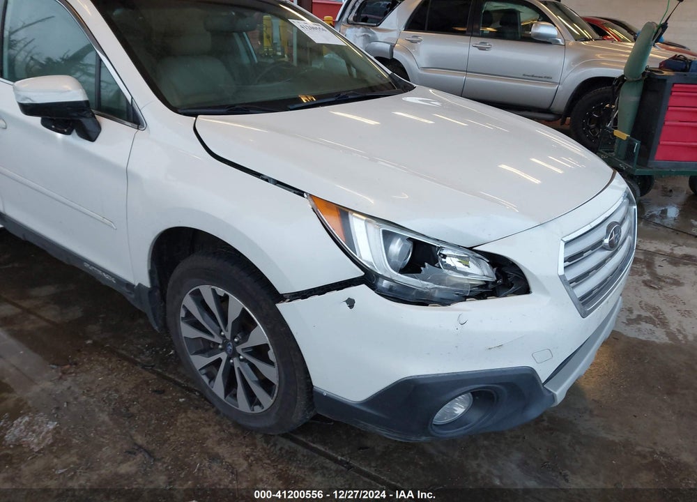 2017 SUBARU OUTBACK 3.6R LIMITED VIN: 4S4BSEKC6H3310375