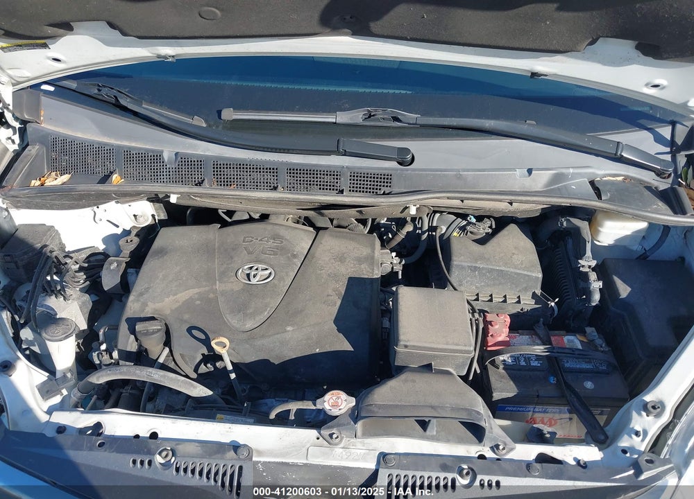 2019 TOYOTA SIENNA XLE 8 PASSENGER VIN: 5TDYZ3DC4KS986437