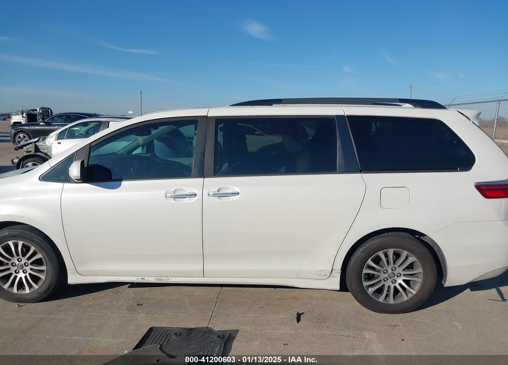 2019 TOYOTA SIENNA XLE 8 PASSENGER VIN: 5TDYZ3DC4KS986437
