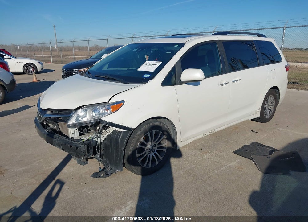 2019 TOYOTA SIENNA XLE 8 PASSENGER VIN: 5TDYZ3DC4KS986437