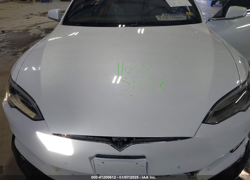 2016 TESLA MODEL S VIN: 5YJSA1E2XGF158976