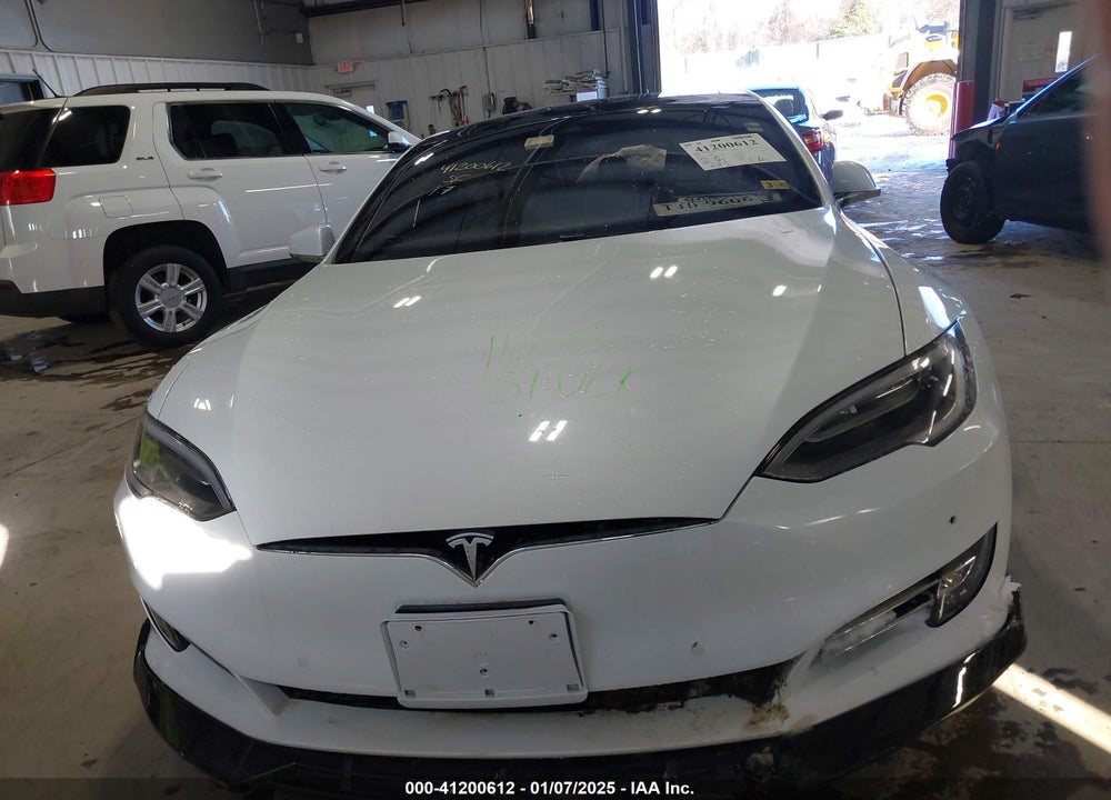 2016 TESLA MODEL S VIN: 5YJSA1E2XGF158976