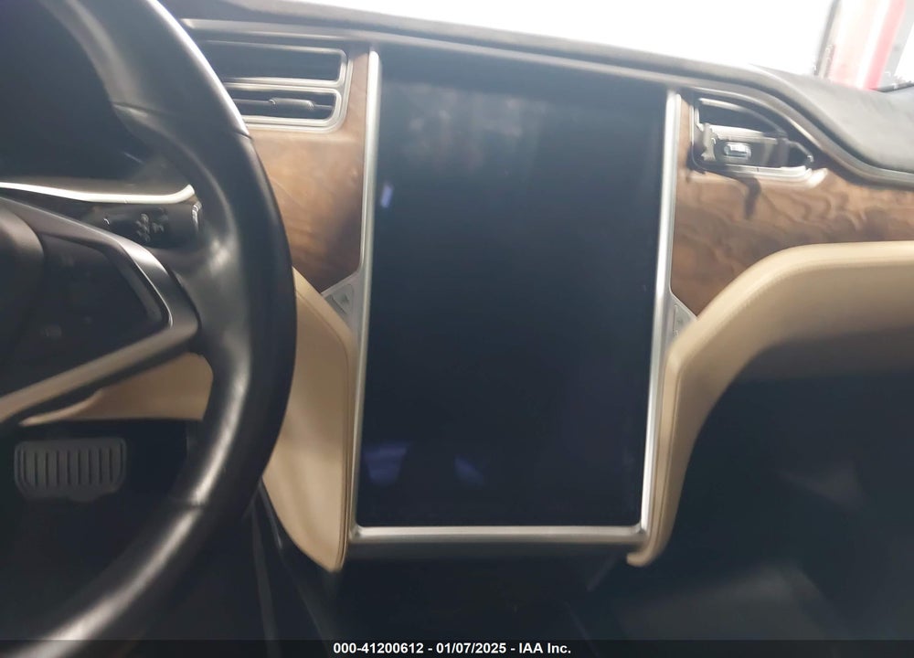 2016 TESLA MODEL S VIN: 5YJSA1E2XGF158976