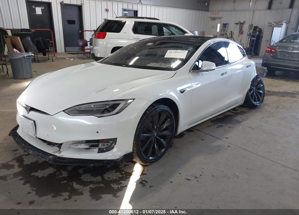 2016 TESLA MODEL S VIN: 5YJSA1E2XGF158976