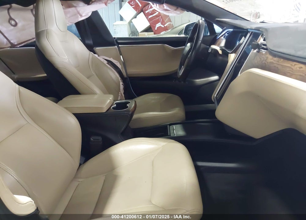 2016 TESLA MODEL S VIN: 5YJSA1E2XGF158976