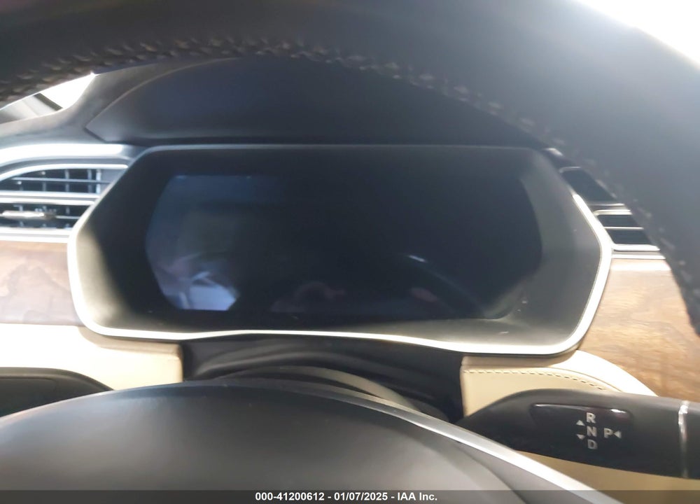 2016 TESLA MODEL S VIN: 5YJSA1E2XGF158976