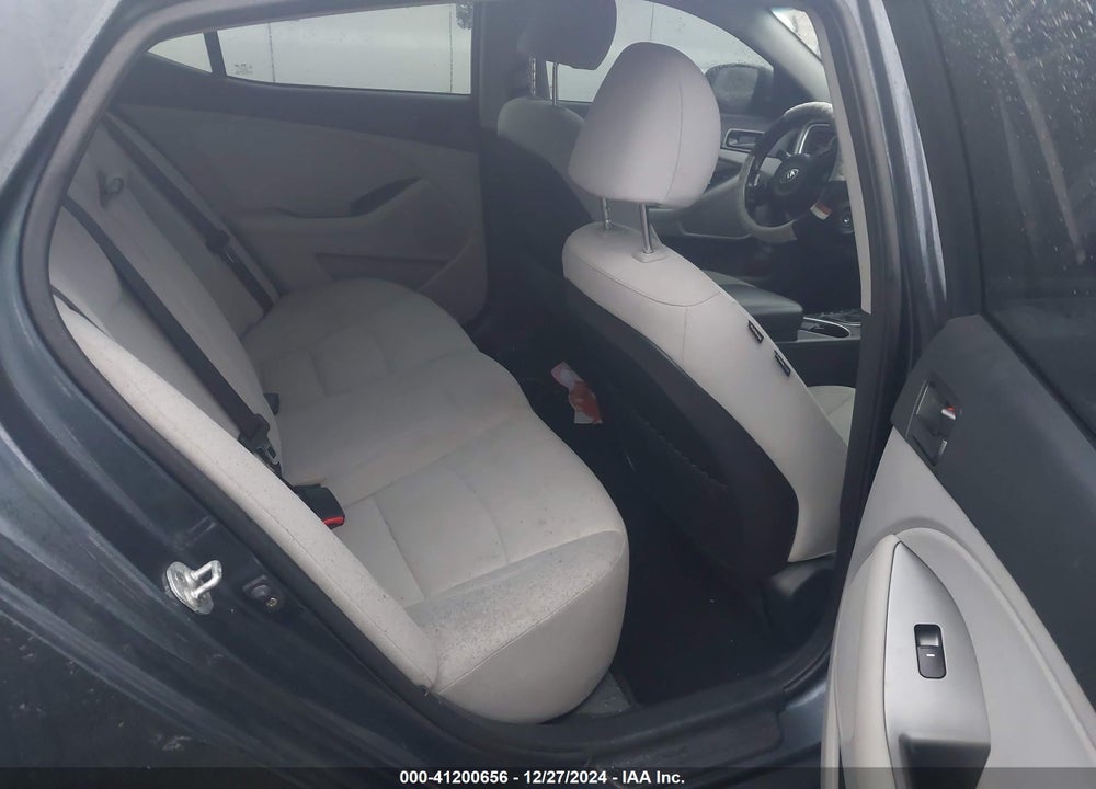 2015 KIA OPTIMA VIN: KNAGM4A70F5558686