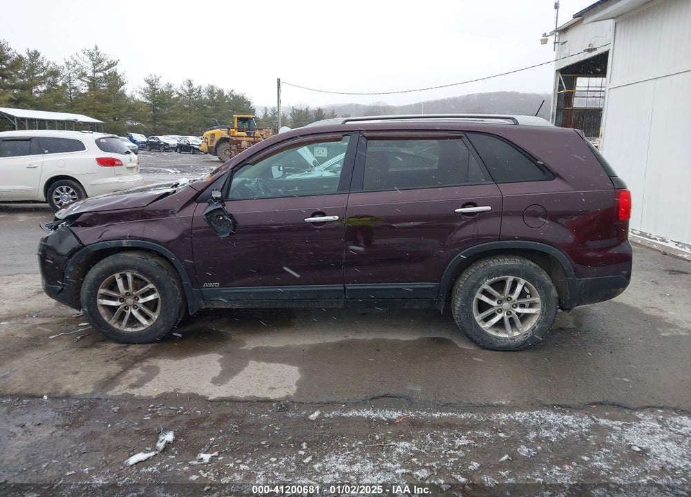 2015 KIA SORENTO LX VIN: 5XYKTDA68FG656024
