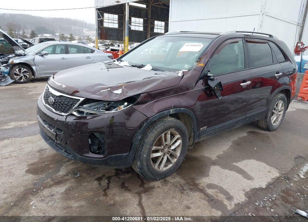 2015 KIA SORENTO LX VIN: 5XYKTDA68FG656024