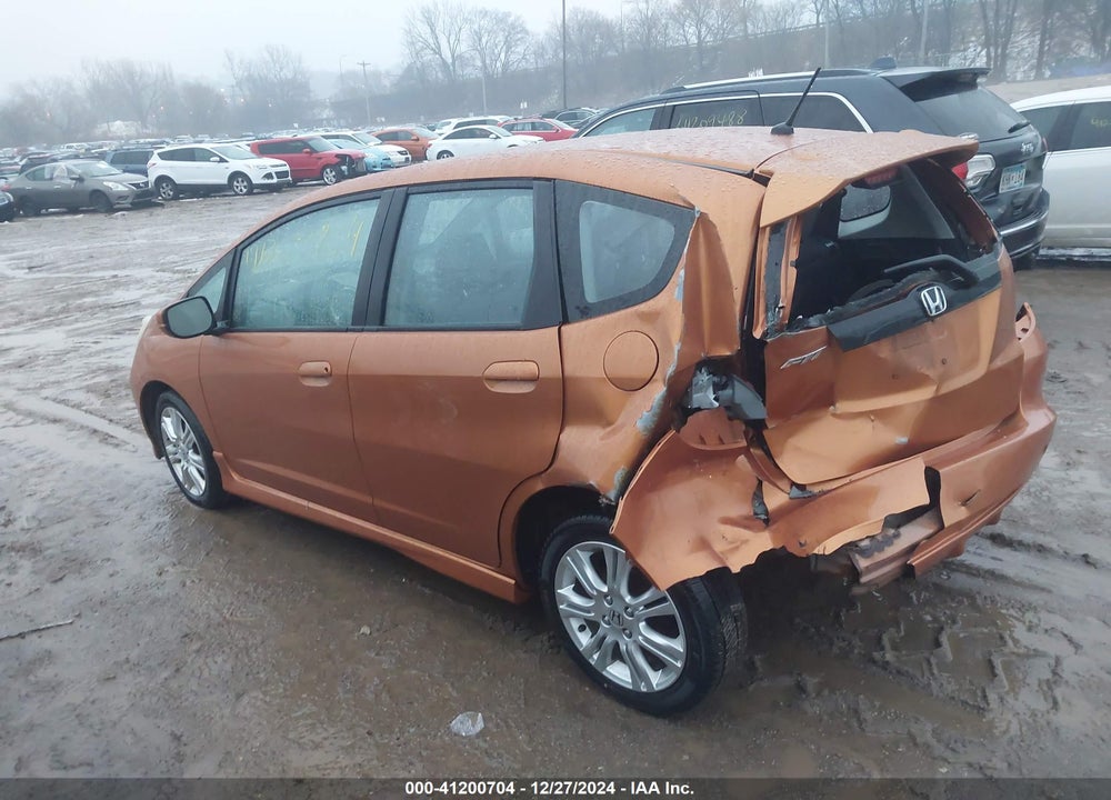 2011 HONDA FIT SPORT VIN: JHMGE8H53BC016174