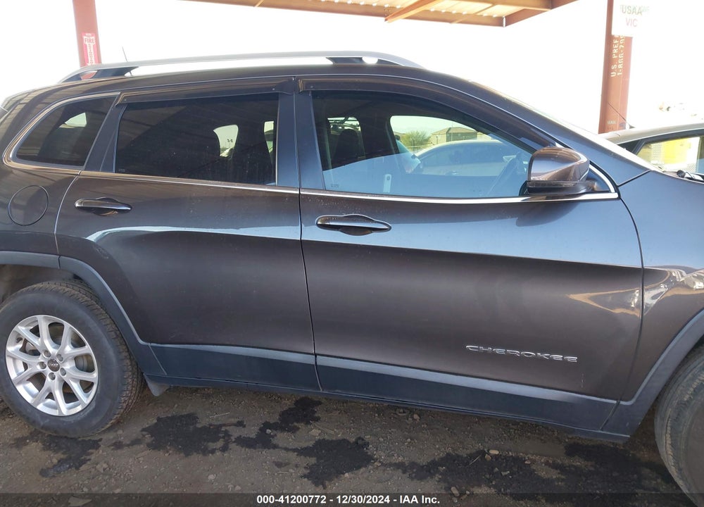 2017 JEEP CHEROKEE VIN: 1C4PJLCS2HW572478