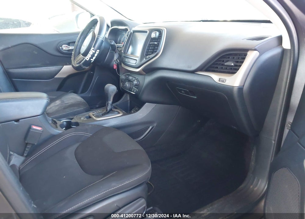 2017 JEEP CHEROKEE VIN: 1C4PJLCS2HW572478