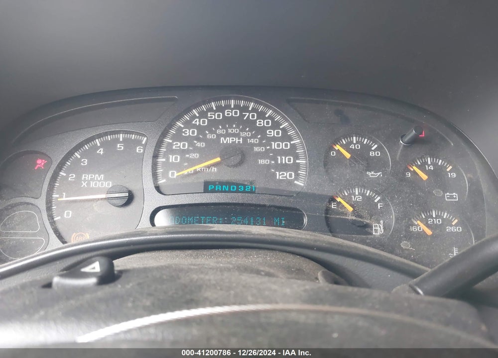 2004 CHEVROLET SUBURBAN 1500 LS VIN: 1GNEC16Z34J133058