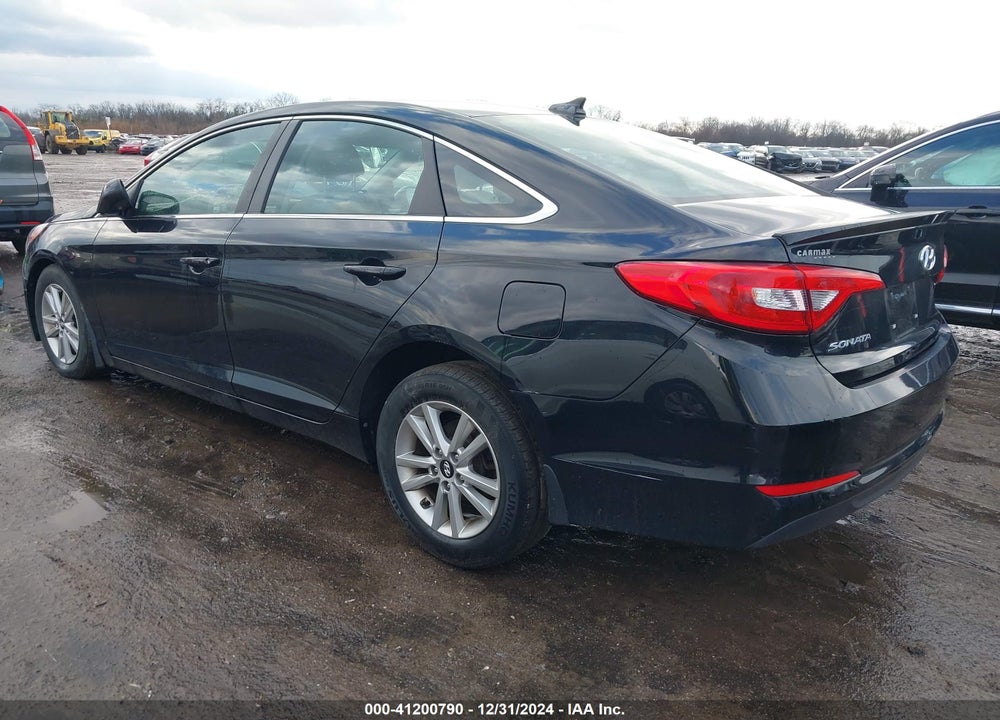 2015 HYUNDAI SONATA SE VIN: 5NPE24AF7FH213324