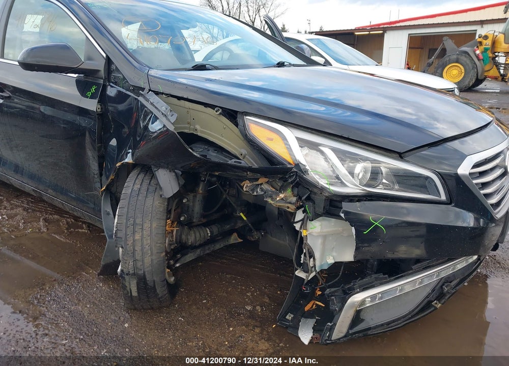 2015 HYUNDAI SONATA SE VIN: 5NPE24AF7FH213324