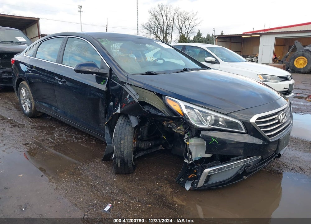 2015 HYUNDAI SONATA SE VIN: 5NPE24AF7FH213324