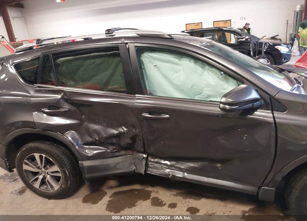 2016 TOYOTA RAV4 XLE VIN: 2T3RFREV5GW533000